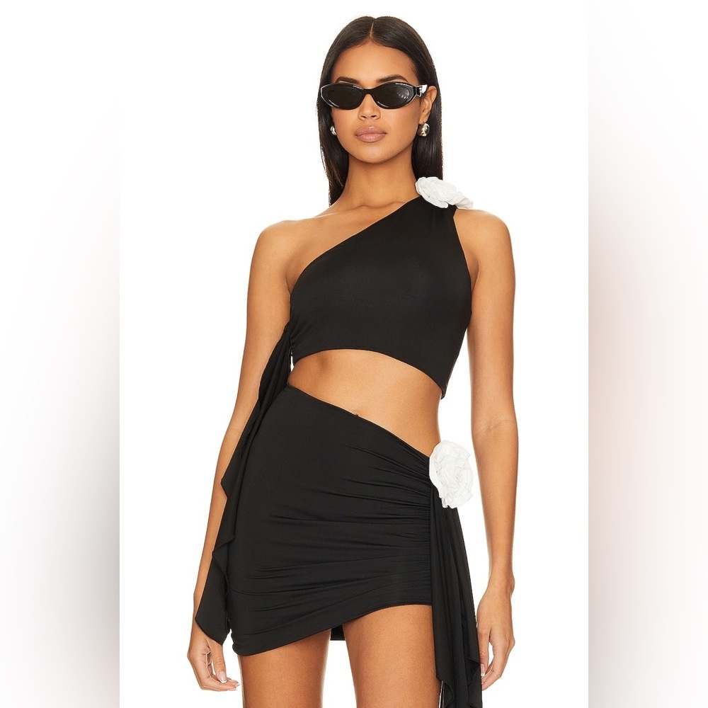 NWT Lovers and Friends Cordelia One Shoulder Rosette Top Black/White Size S